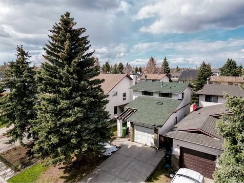 64 Woodview Court Sw, Calgary, AB - Outdoor