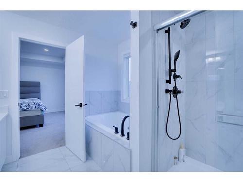12 Nolanhurst Heights Nw, Calgary, AB - Indoor Photo Showing Bathroom