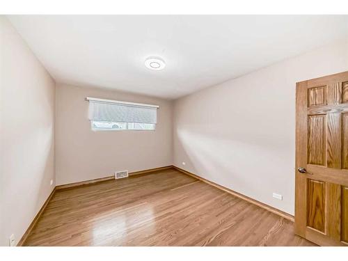 2018 Alexander Street Se, Calgary, AB - Indoor Photo Showing Other Room