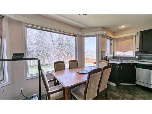 2036 Sirocco Drive Sw, Calgary, AB - Indoor Photo Showing Dining Room