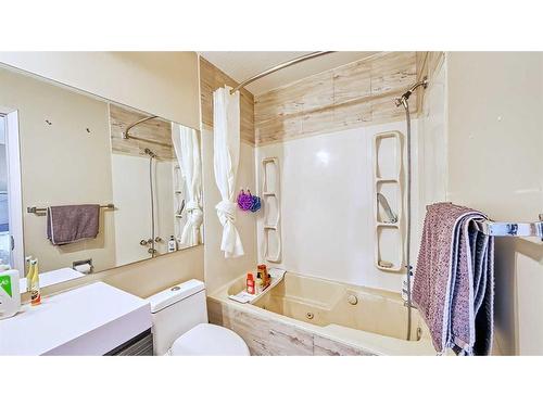 2036 Sirocco Drive Sw, Calgary, AB - Indoor Photo Showing Bathroom