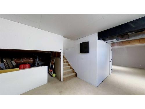 2036 Sirocco Drive Sw, Calgary, AB - Indoor Photo Showing Other Room