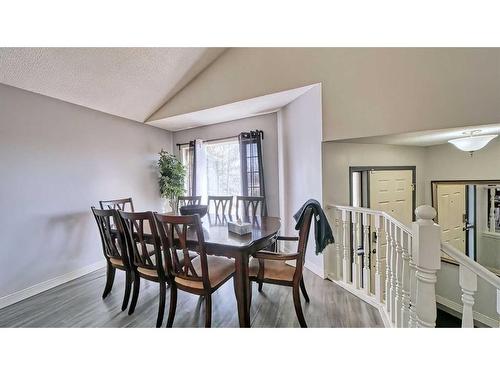 2036 Sirocco Drive Sw, Calgary, AB - Indoor Photo Showing Dining Room