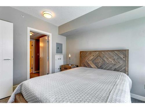 1210-930 6 Avenue Sw, Calgary, AB - Indoor Photo Showing Bedroom