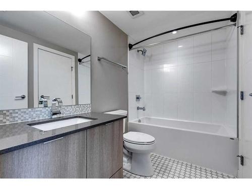 1210-930 6 Avenue Sw, Calgary, AB - Indoor Photo Showing Bathroom