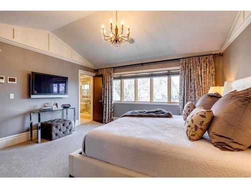 3822 11 Street Sw, Calgary, AB - Indoor Photo Showing Bedroom