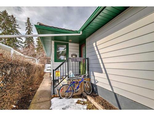 1415/1417 Rosehill Drive Nw, Calgary, AB - Outdoor With Exterior