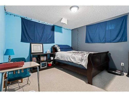 287 Del Ray Road Ne, Calgary, AB - Indoor Photo Showing Bedroom