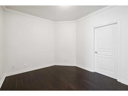 308-59 22 Avenue Sw, Calgary, AB - Indoor Photo Showing Other Room