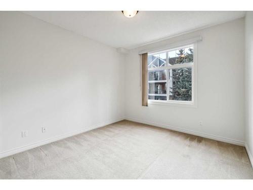 308-59 22 Avenue Sw, Calgary, AB - Indoor Photo Showing Other Room