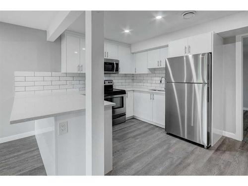 317 Bayside Place Sw, Airdrie, AB - Indoor Photo Showing Kitchen