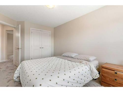 57 Evansdale Landing Nw, Calgary, AB - Indoor Photo Showing Bedroom