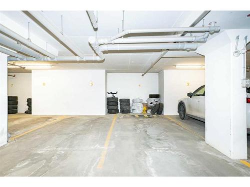 111-20 Sage Hill Terrace Nw, Calgary, AB - Indoor Photo Showing Garage