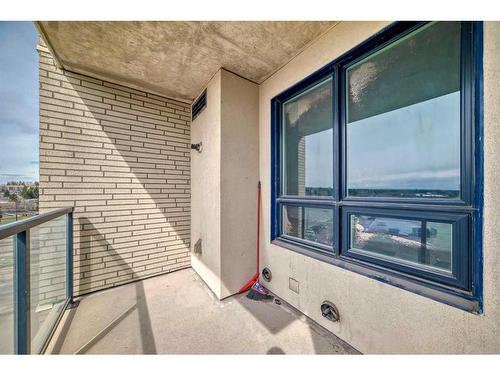 518-8880 Horton Road Sw, Calgary, AB -  With Balcony With Exterior