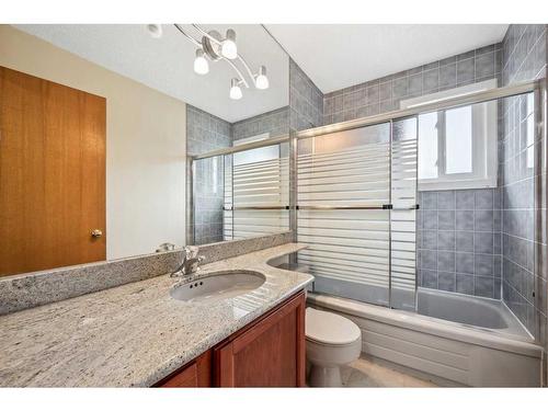 31 Edgepark Crescent Nw, Calgary, AB - Indoor Photo Showing Bathroom