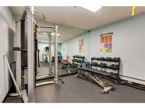 408-540 18 Avenue Sw, Calgary, AB - Indoor Photo Showing Gym Room