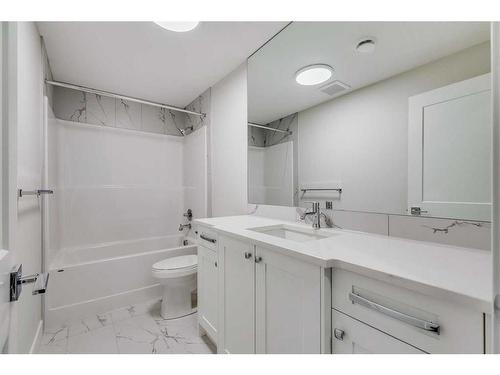 1512 Coopers Point Sw, Airdrie, AB - Indoor Photo Showing Bathroom
