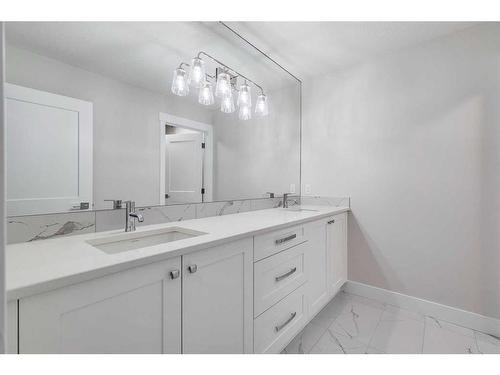 1512 Coopers Point Sw, Airdrie, AB - Indoor Photo Showing Bathroom