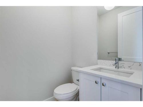 1512 Coopers Point Sw, Airdrie, AB - Indoor Photo Showing Bathroom