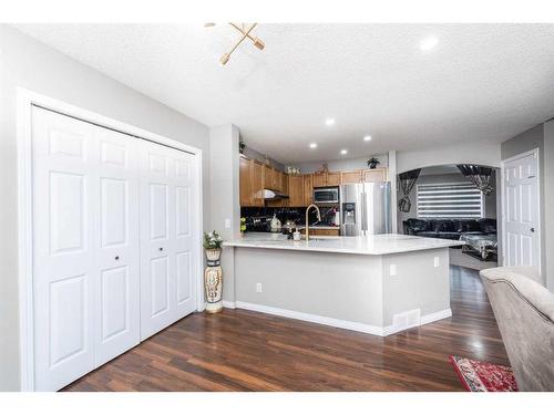 75 Saddlebrook Gardens Ne, Calgary, AB - Indoor Photo Showing Kitchen