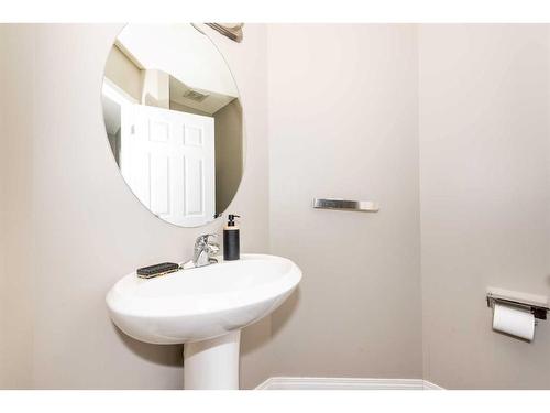 75 Saddlebrook Gardens Ne, Calgary, AB - Indoor Photo Showing Bathroom