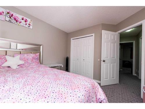 75 Saddlebrook Gardens Ne, Calgary, AB - Indoor Photo Showing Bedroom