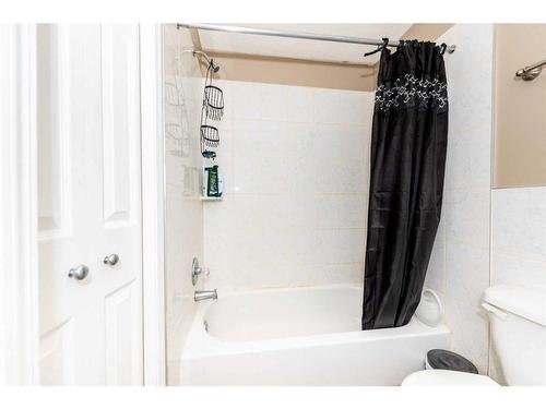 75 Saddlebrook Gardens Ne, Calgary, AB - Indoor Photo Showing Bathroom