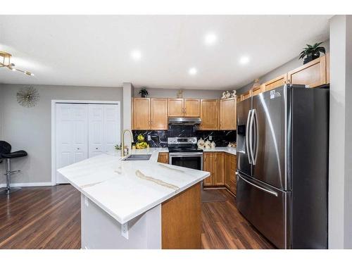 75 Saddlebrook Gardens Ne, Calgary, AB - Indoor Photo Showing Kitchen