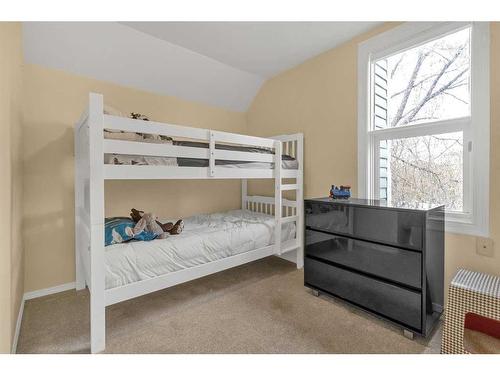 3715 14A Street Sw, Calgary, AB - Indoor Photo Showing Bedroom