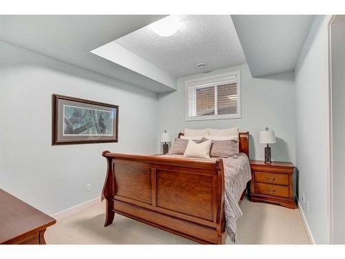 66 Cranridge Terrace Se, Calgary, AB - Indoor Photo Showing Bedroom