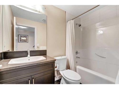 66 Cranridge Terrace Se, Calgary, AB - Indoor Photo Showing Bathroom