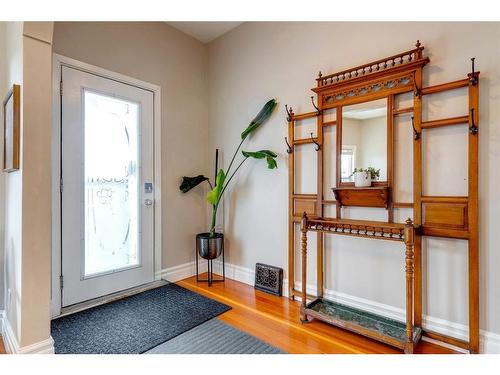 2414 16 Street Sw, Calgary, AB - Indoor Photo Showing Other Room
