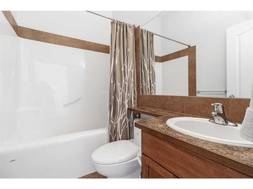 256 Sunset Heights, Crossfield, AB - Indoor Photo Showing Bathroom
