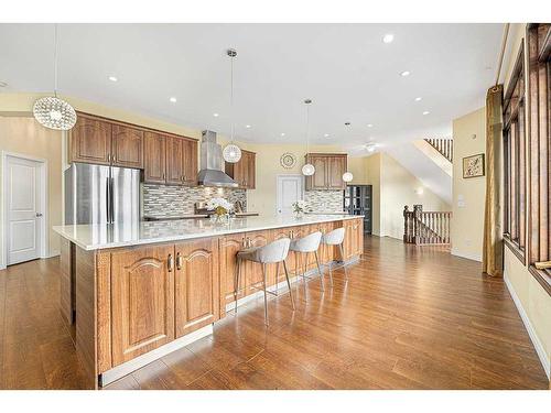 5 Elveden Point Sw, Calgary, AB - Indoor Photo Showing Kitchen With Upgraded Kitchen