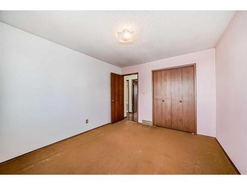5872 Dalford Hill Nw, Calgary, AB - Indoor Photo Showing Other Room
