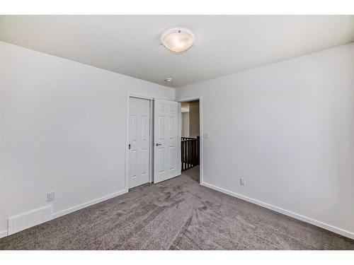 563 Osborne Drive, Airdrie, AB - Indoor Photo Showing Other Room