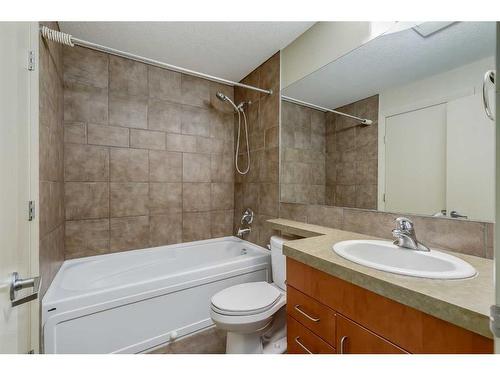 808-1410 1 Street Se, Calgary, AB - Indoor Photo Showing Bathroom