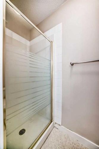 12924 Elbow Drive Sw, Calgary, AB - Indoor Photo Showing Bathroom