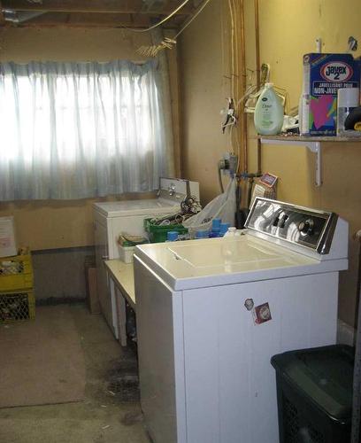 3 Whitmire Road Ne, Calgary, AB - Indoor Photo Showing Laundry Room