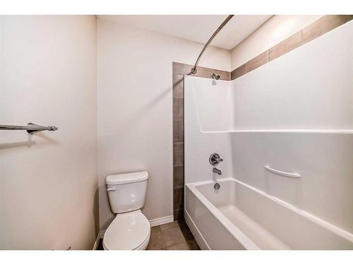 15 Savanna Parade Ne, Calgary, AB - Indoor Photo Showing Bathroom