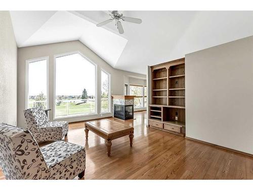 197 Lakeside Greens Drive, Chestermere, AB - Indoor Photo Showing Living Room