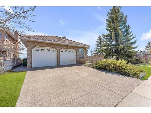 197 Lakeside Greens Drive, Chestermere, AB - Outdoor