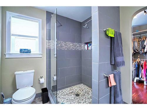 272011 Range Road 275, Rural Rocky View County, AB - Indoor Photo Showing Bathroom