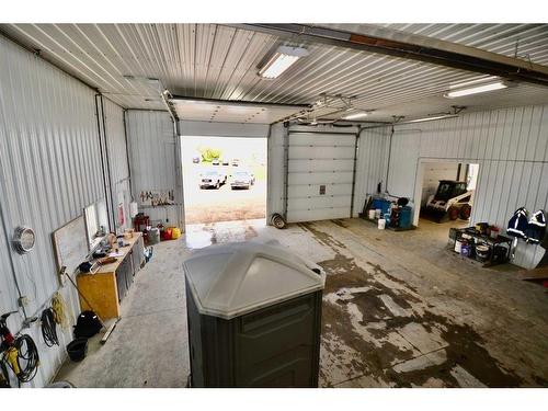 272011 Range Road 275, Rural Rocky View County, AB - Indoor Photo Showing Garage