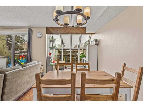 102-436 Banff Avenue, Banff, AB - Indoor Photo Showing Dining Room