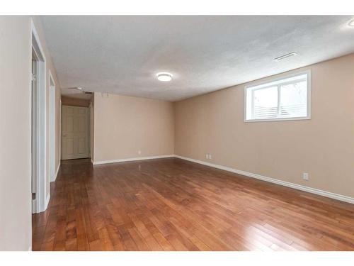69 Dovercliffe Close Se, Calgary, AB - Indoor Photo Showing Other Room