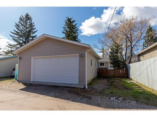 69 Dovercliffe Close Se, Calgary, AB - Outdoor With Exterior