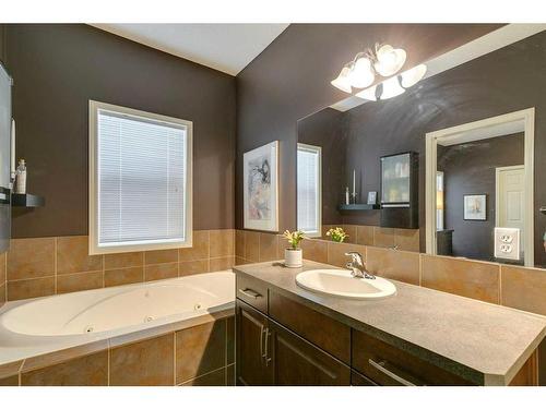 221 Sunset Heights, Cochrane, AB - Indoor Photo Showing Bathroom