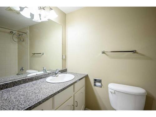 202-611 67 Avenue Sw, Calgary, AB - Indoor Photo Showing Bathroom