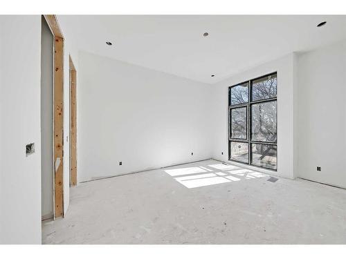 404 21 Avenue Nw, Calgary, AB - Indoor Photo Showing Other Room